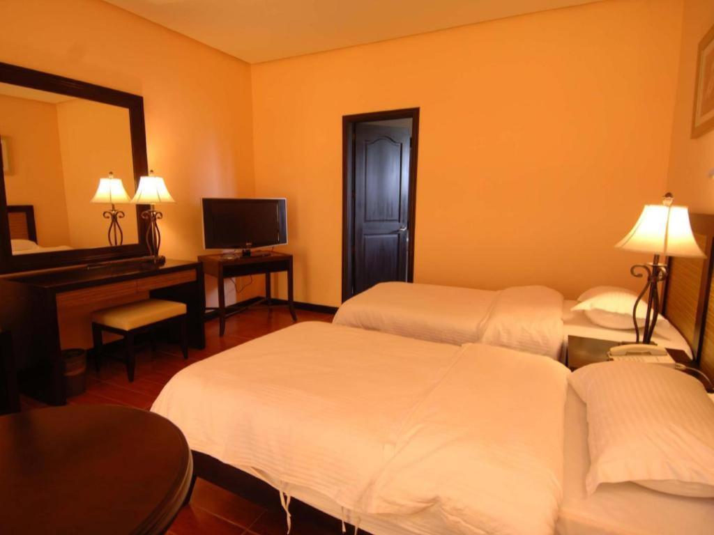 Planta Centro Bacolod Hotel & Residences Zewnętrze zdjęcie