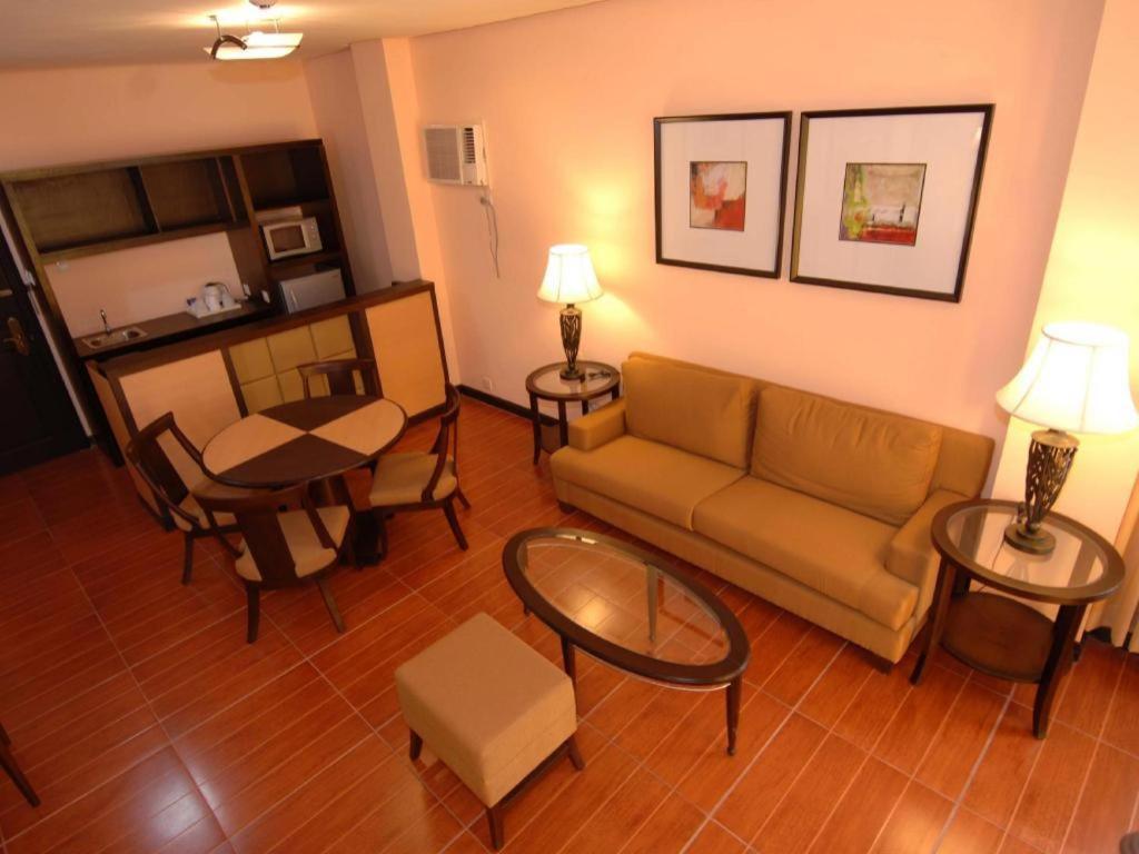 Planta Centro Bacolod Hotel & Residences Zewnętrze zdjęcie