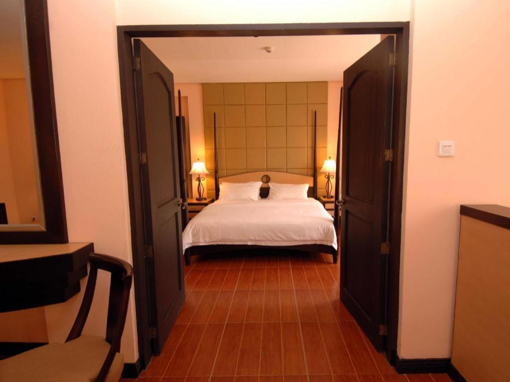 Planta Centro Bacolod Hotel & Residences Zewnętrze zdjęcie