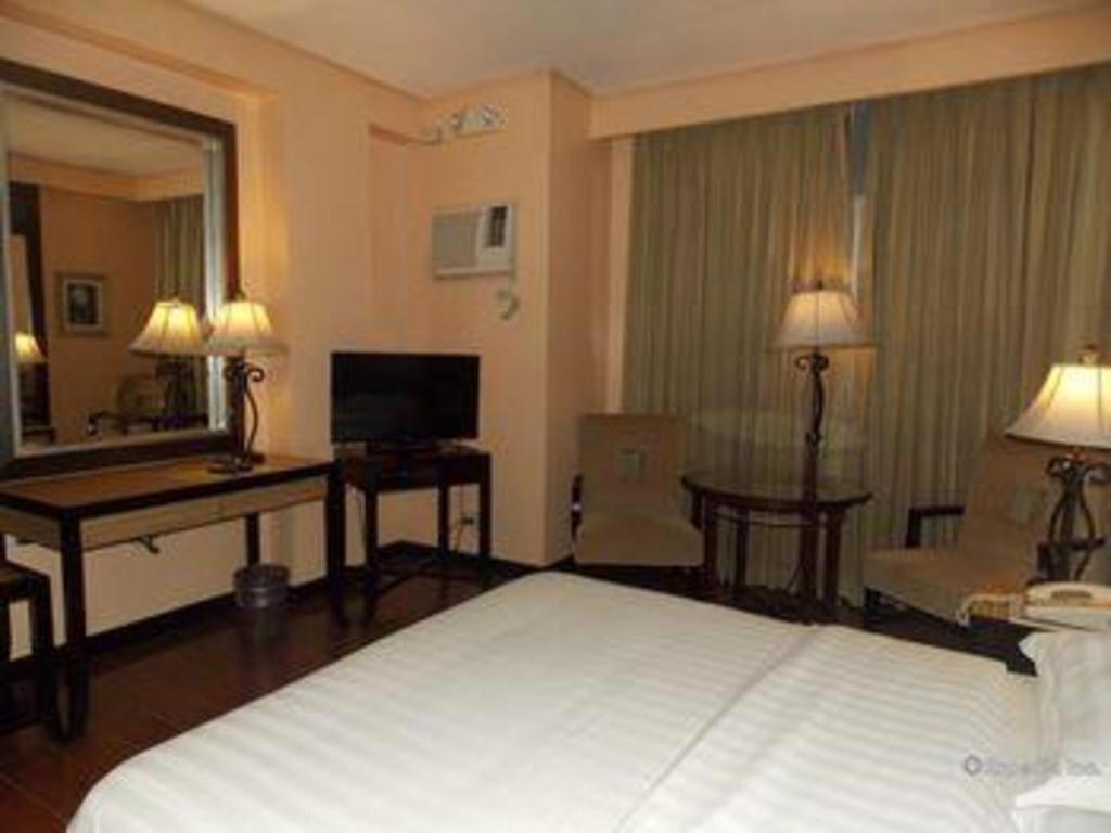 Planta Centro Bacolod Hotel & Residences Zewnętrze zdjęcie