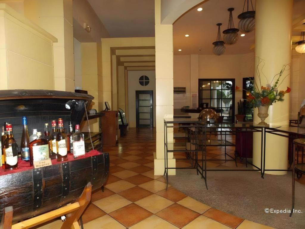 Planta Centro Bacolod Hotel & Residences Zewnętrze zdjęcie