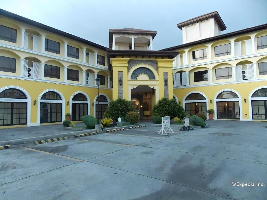 Planta Centro Bacolod Hotel & Residences Zewnętrze zdjęcie