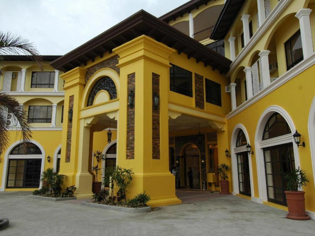Planta Centro Bacolod Hotel & Residences Zewnętrze zdjęcie