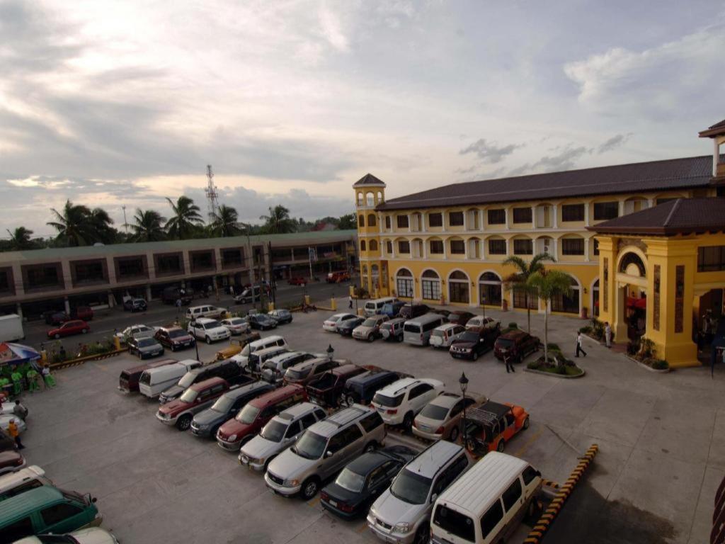 Planta Centro Bacolod Hotel & Residences Zewnętrze zdjęcie