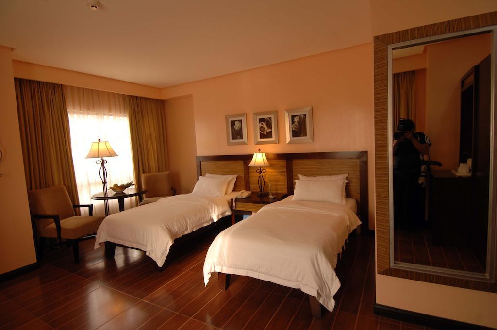 Planta Centro Bacolod Hotel & Residences Pokój zdjęcie