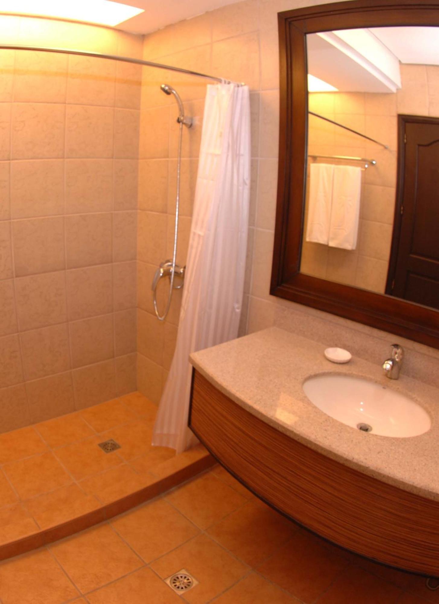 Planta Centro Bacolod Hotel & Residences Zewnętrze zdjęcie